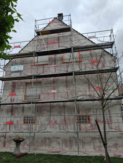 Entoilage d'un revêtement de façade D3 armé sur une maison à Gournay-sur-Marne